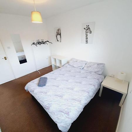 2 Bedroom Rayleigh Apartment Eksteriør bilde